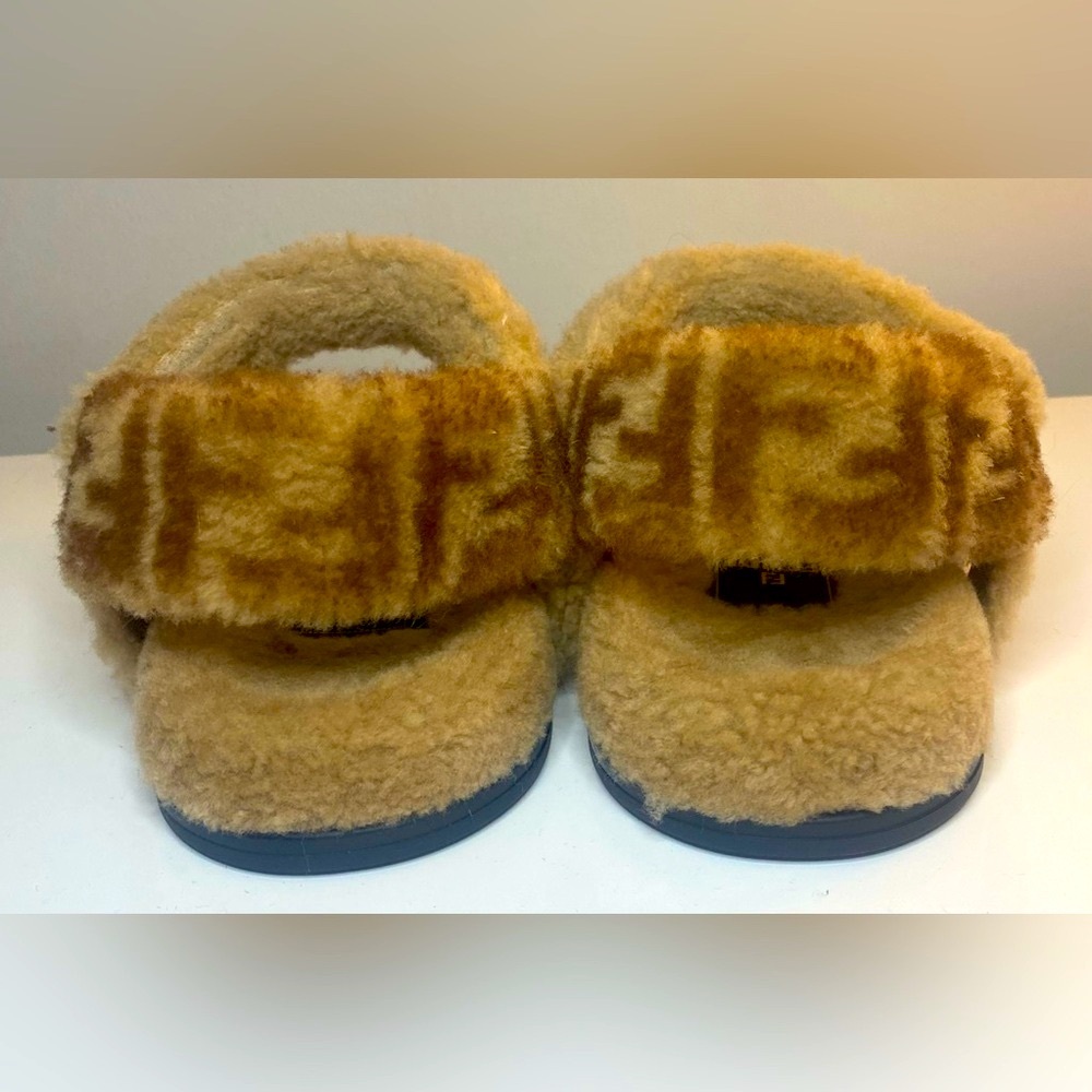 FENDI Zucca FF Logo Shearling Sandals - Picture 6 of 7